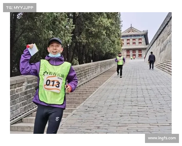 利特曼宁:从美国传奇四分卫到体育文化符号的成长与变革 利特曼宁:从美国传奇四分卫到体育文化符号的成长与变革